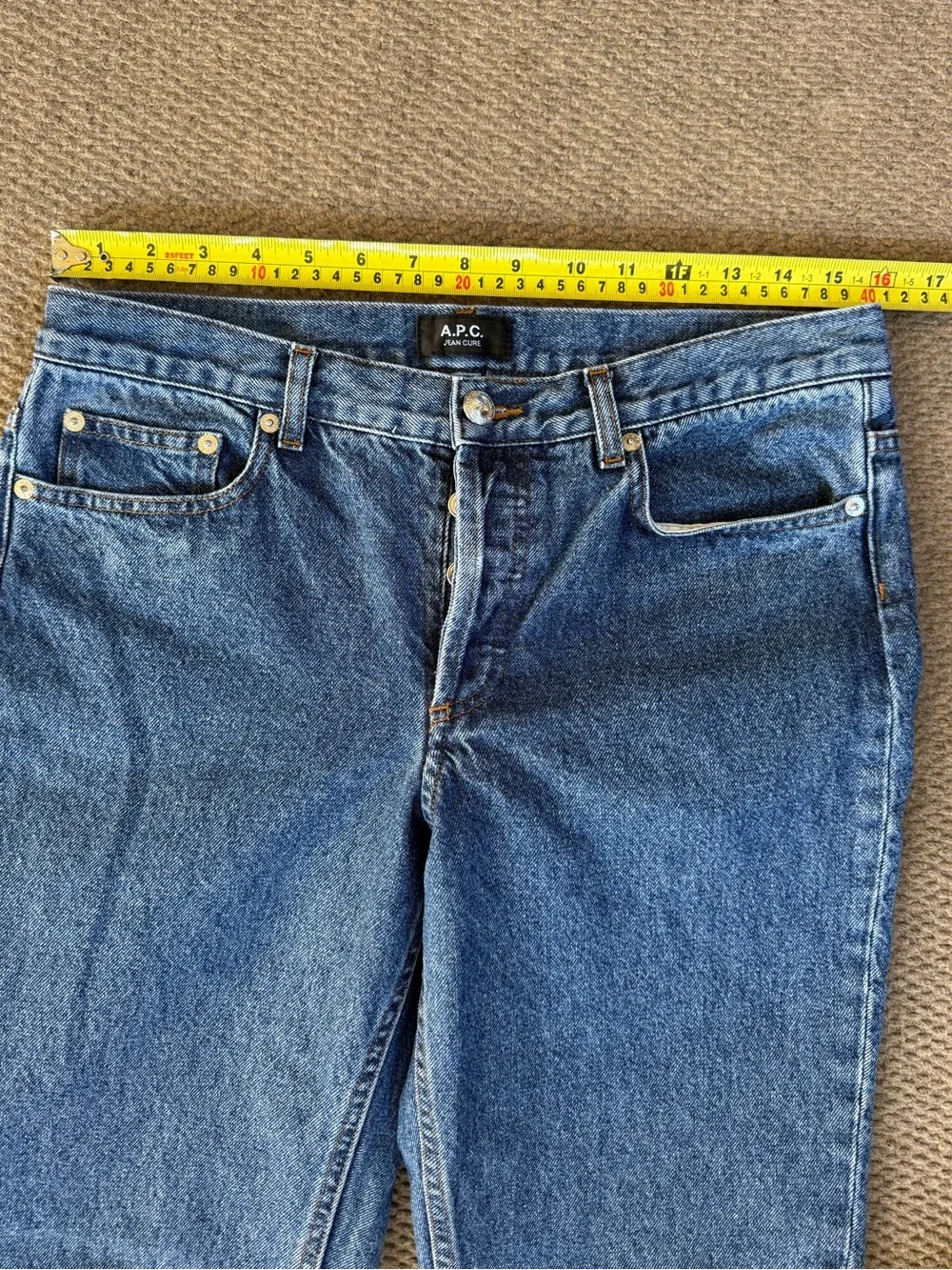 A.P.C. Men’s Medium Wash “Jean Cure” Denim Jeans Size 30 X 33 Printed Pocket EUC